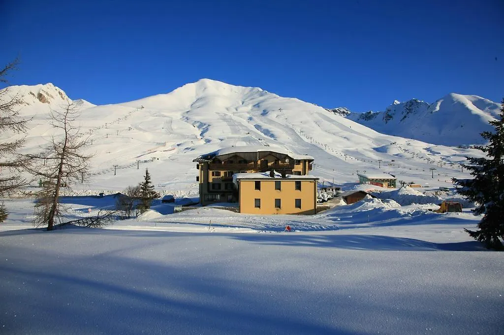 Hotel Dolomiti Passo del Tonale 3*,