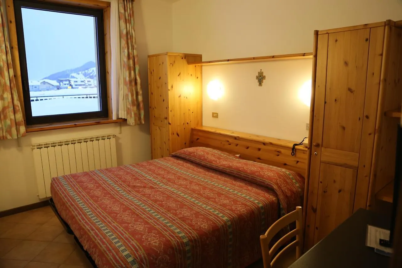 Hotel Dolomiti Passo del Tonale 3*,  Italia